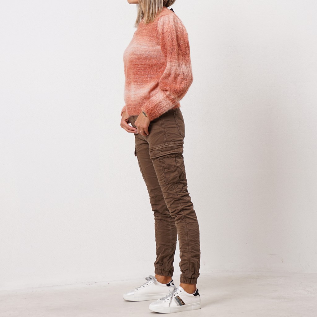 pants with side pockets
