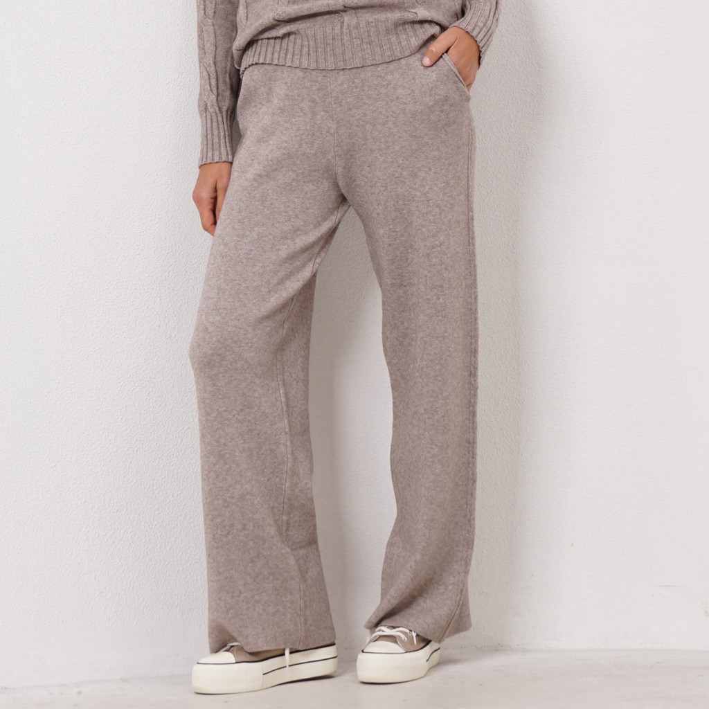 knitted pantaloons with pockets