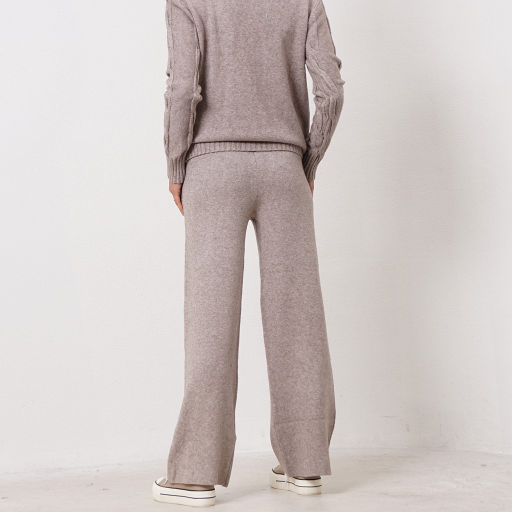 knitted pantaloons with pockets
