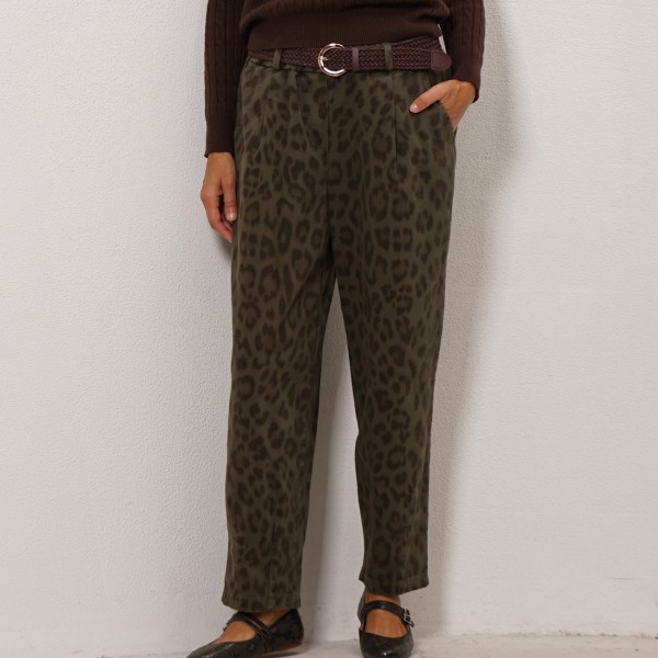 Wide-leg pants with pleats in twill fabric