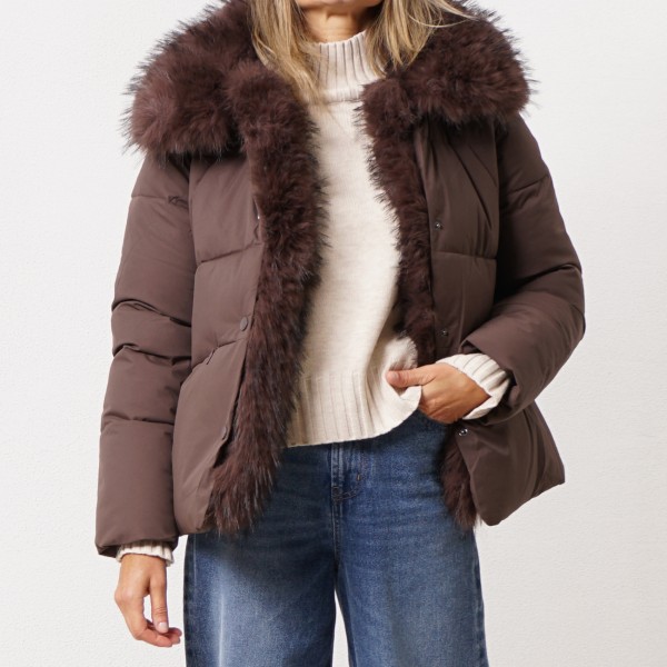 Padded jacket with removable fur lining