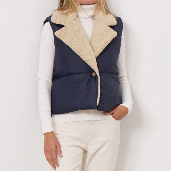 padded vest with fur