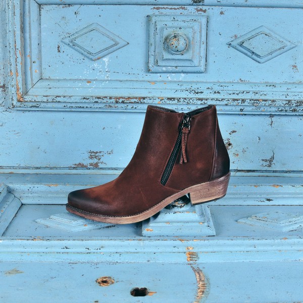 suede boot