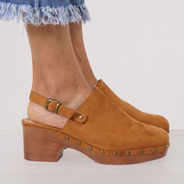clogs with/wood sole