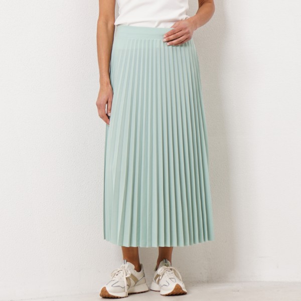 pleated skirt with elastic waistband