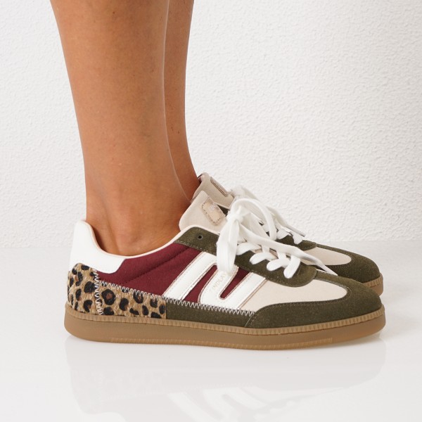 sneakers with appliqués (animal print)
