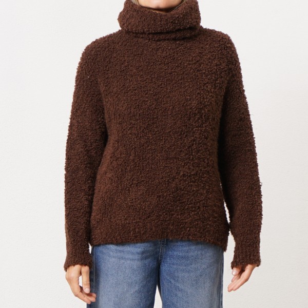 High-neck knit sweater (caraculo)