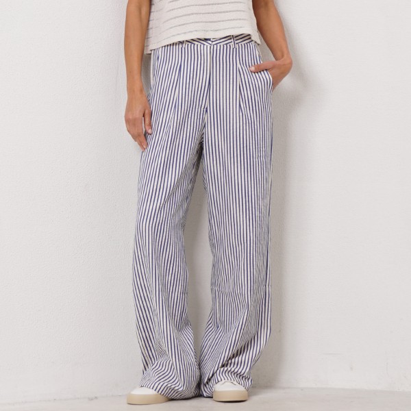 pantaloons (wrinkled fabric)
