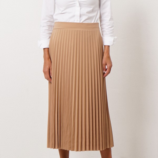 pleated skirt with elastic waistband