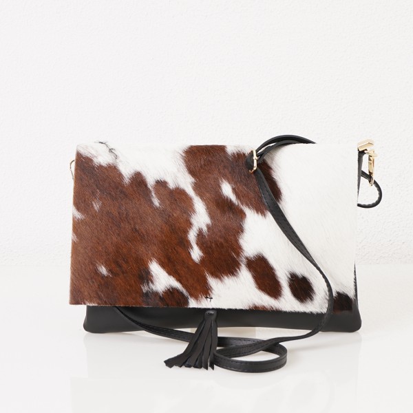 leather purse w/ pala (by cow)