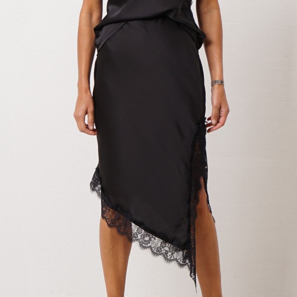 Satin skirt with lace