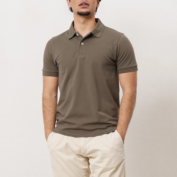 Polo shirt in piqué fabric with spandex