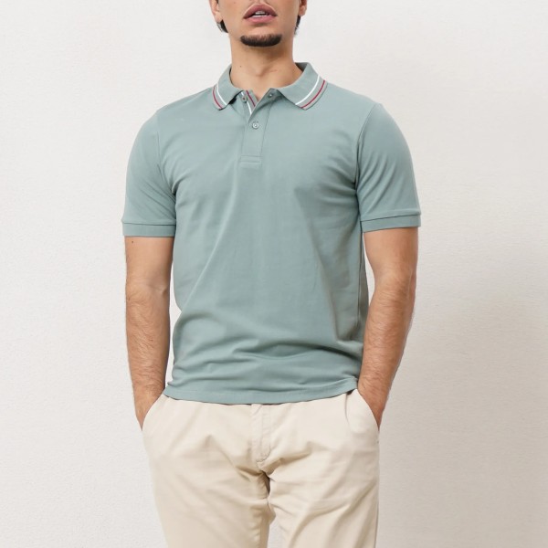 Polo shirt in piqué fabric with spandex