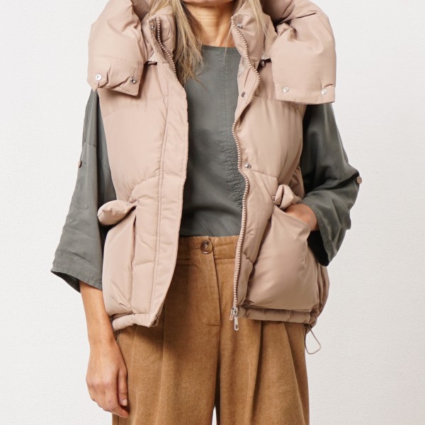 Padded vest with hood (removable)
