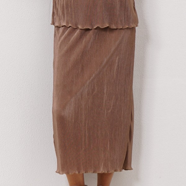 pleated skirt