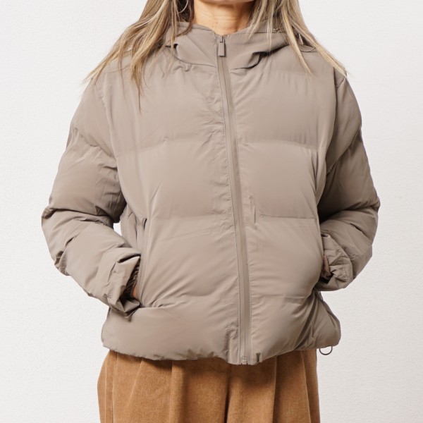 Padded jacket with adjustable hood