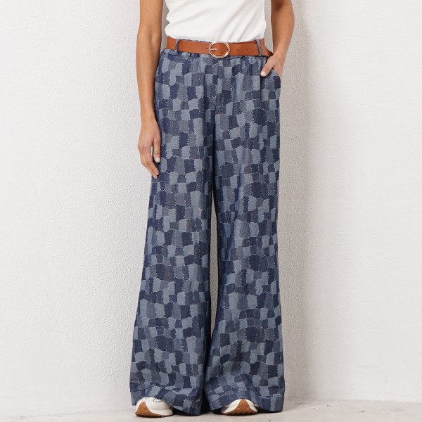 pantaloon with costume