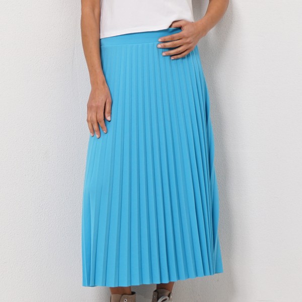 pleated skirt