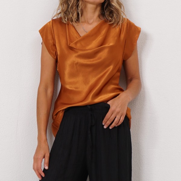 blouse with draped collar
