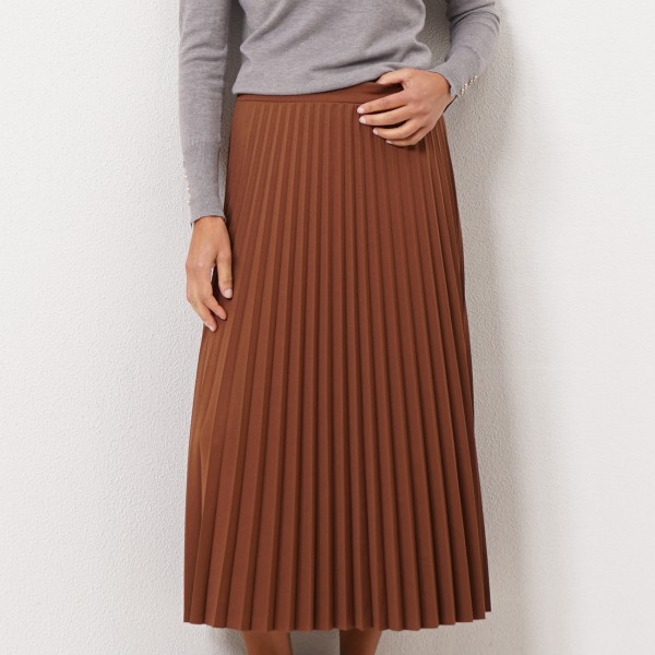 pleated skirt with elastic waistband