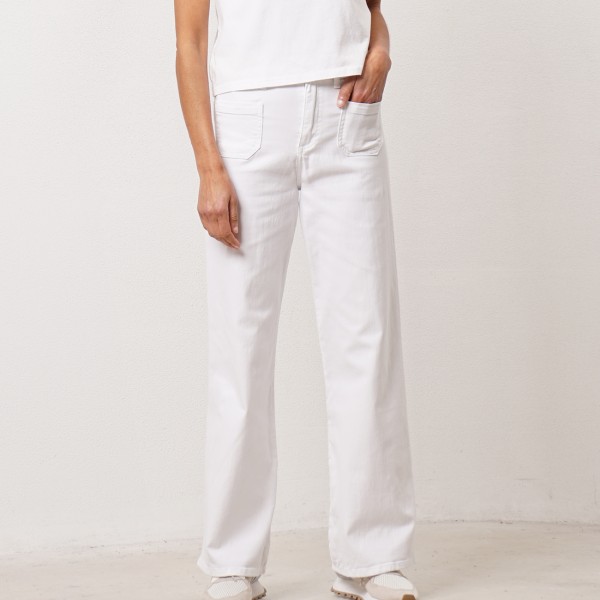 Wide-leg jeans with patch pockets