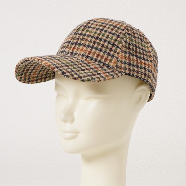 Farmhouse cap in houndstooth pattern