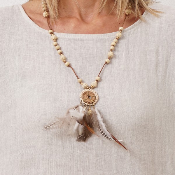 leather thread necklace with feather application