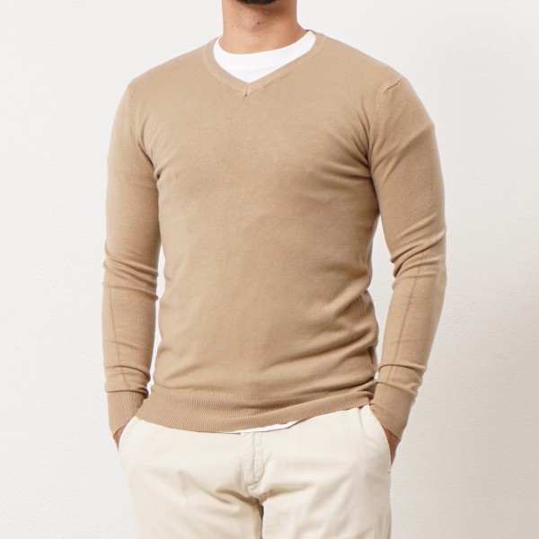Knitted pullover with elastane
