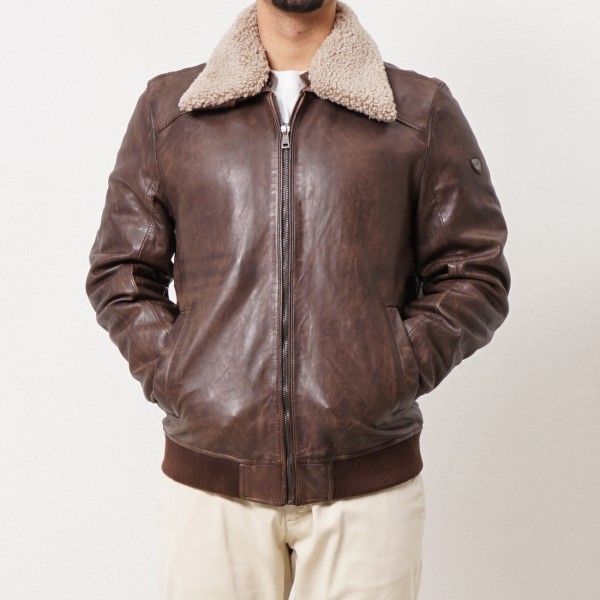 Vintage leather jacket with removable fur collar