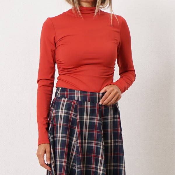 Body with ruffles