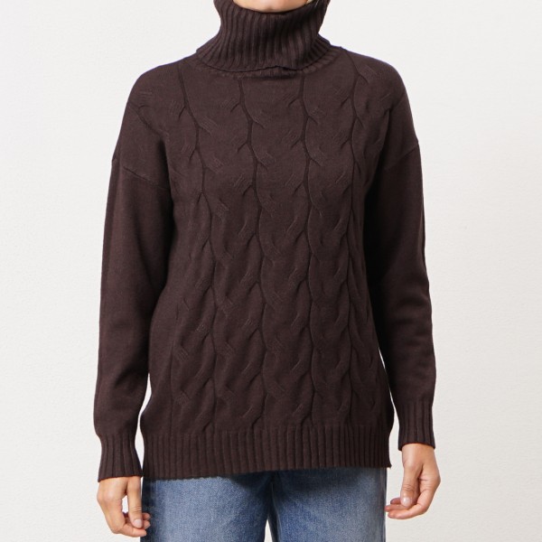 Half-collar knit shirt with braids