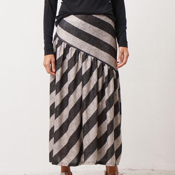 skirt with gathers