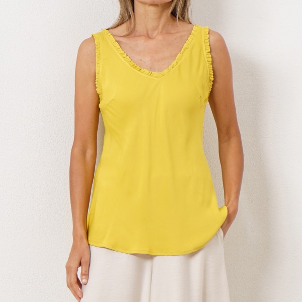 blusa acetinada (frente), e em viscose (costas)