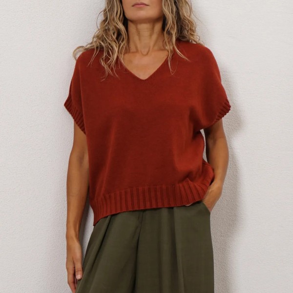 knitted vest