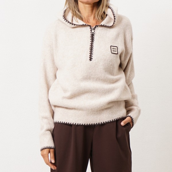 Knitted polo shirt with appliqué