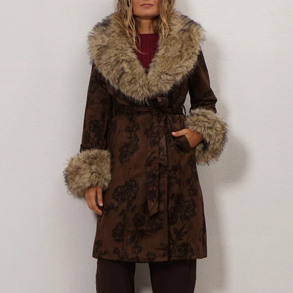 Suede jacket with fur trim on the collar and cuffs (removable)