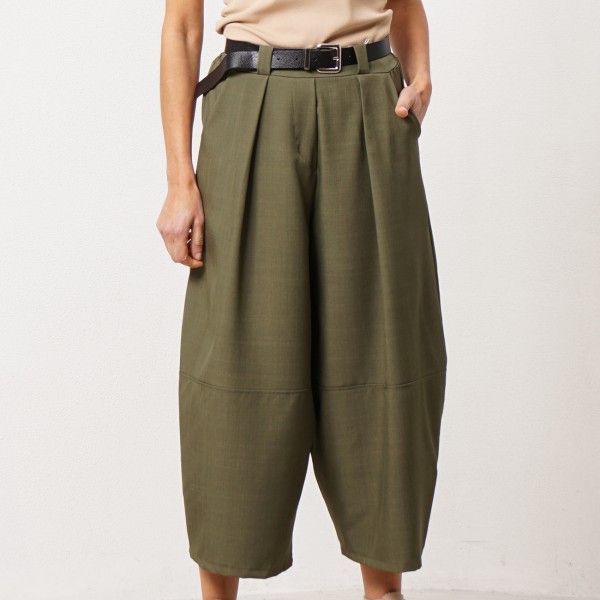 Balloon pants with pleats