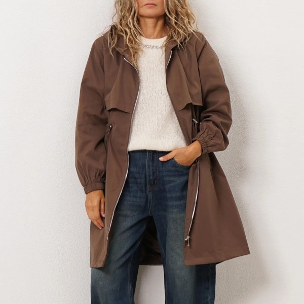 ooded parka with adjustable waist