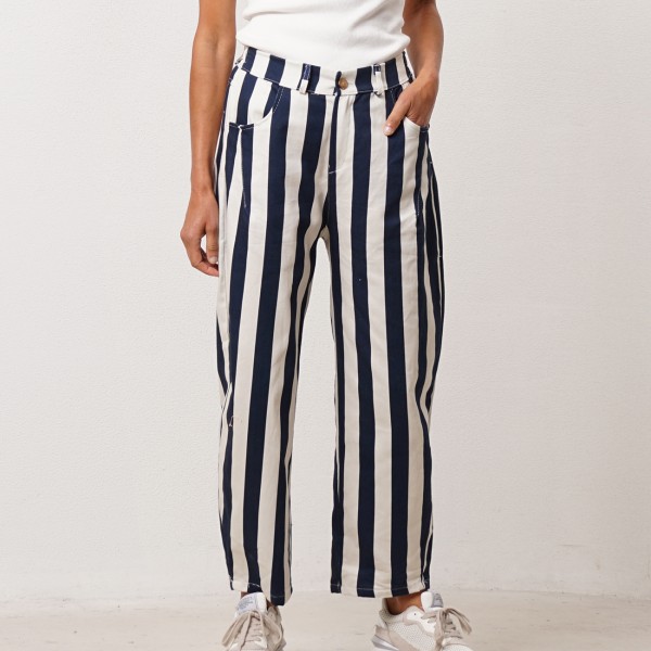 pantalonas de riscas em sarjão