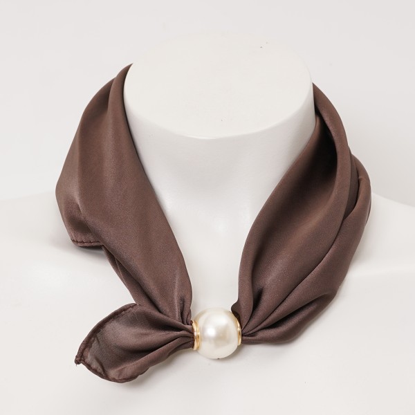 Silk/viscose scarf with pearl (magnet)