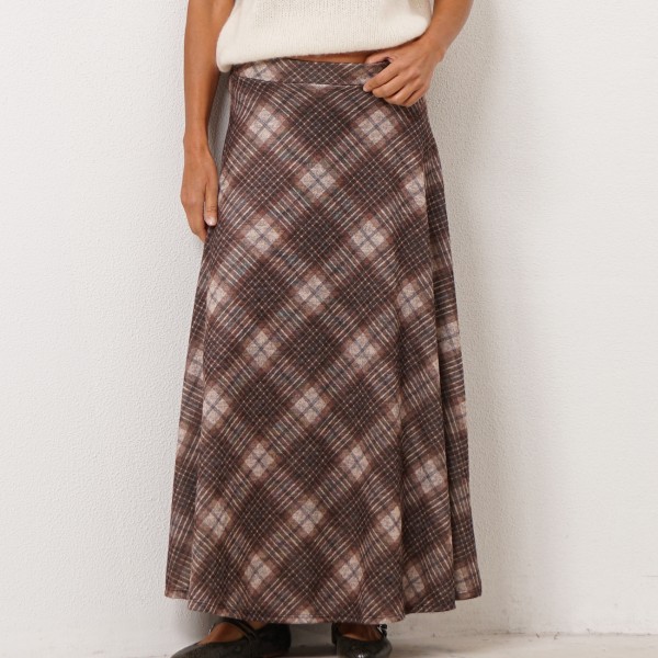 Fabric skirt in godets