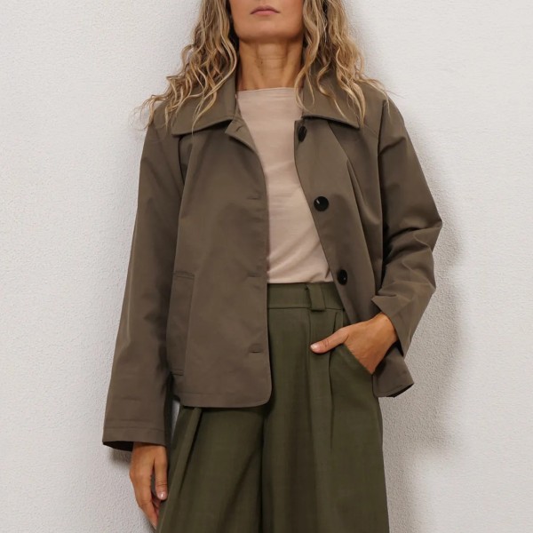Waterproof parka with godet trim (plaid lining)