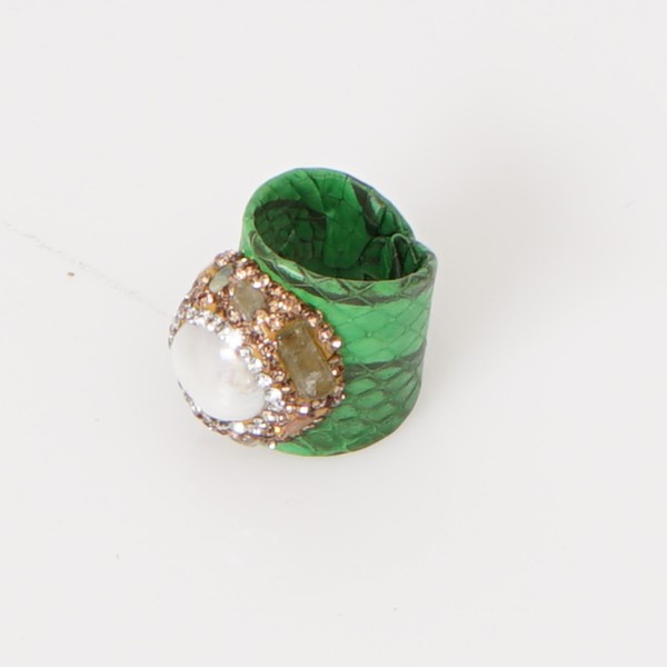ring with stones + application