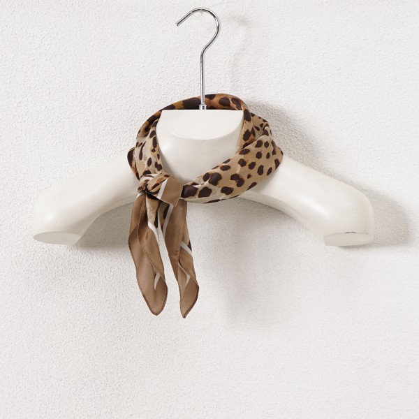 scarf (animal print) with silk