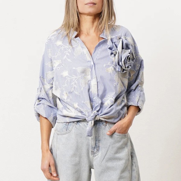 Striped blouse embroidered with/appliqué (flower)