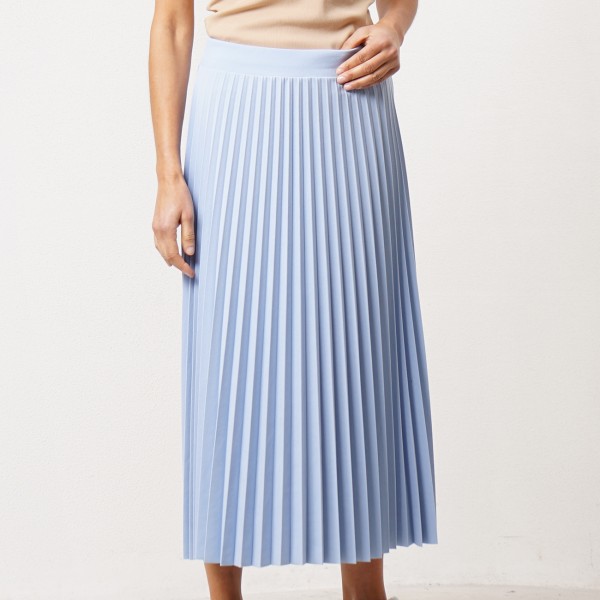 pleated skirt