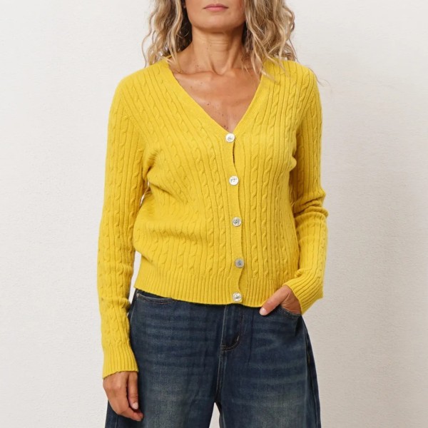Knitted jacket with twists