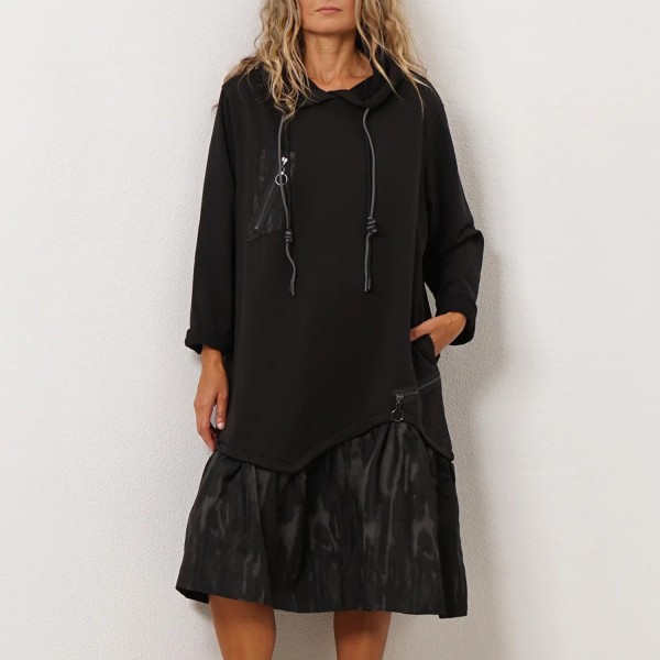 Oversized dress with a mix of fabrics