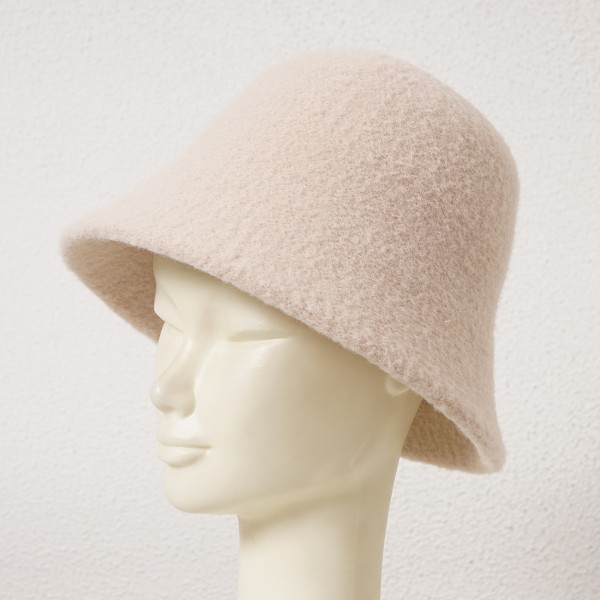 Fabric hat with wool