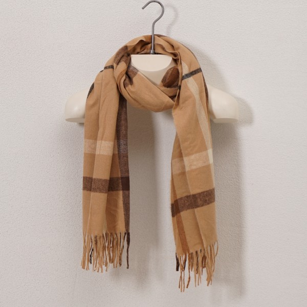 Checkered scarf with fringe
